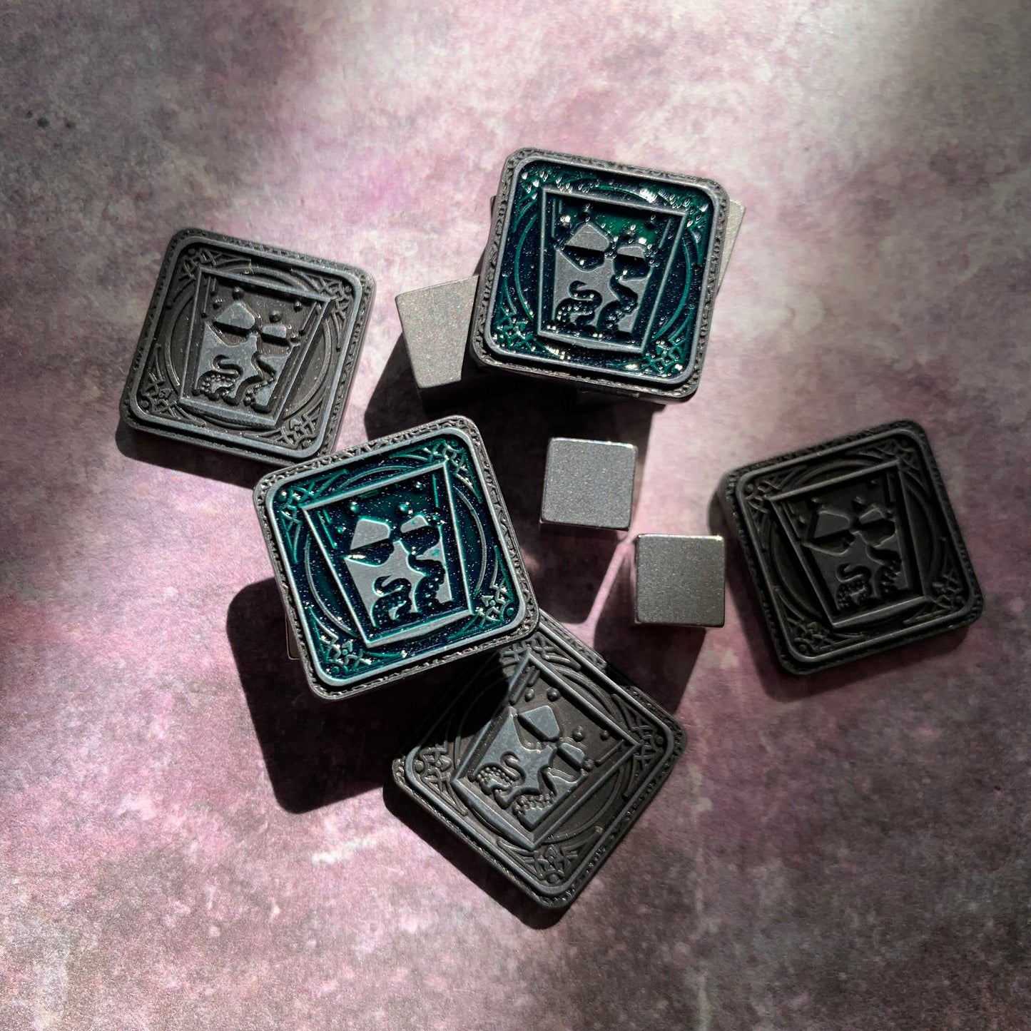 5 Strange Solution Flashlight First Aid Tokens for Arkham Horror LCG (metal, 25mm in diameter)