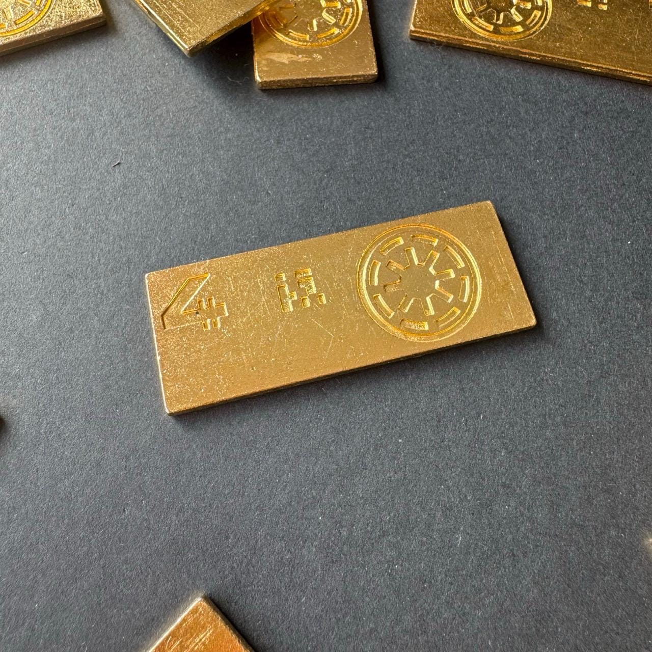 10x Metal Skeleton Crew Old Republic Credit, Gold Double Sided