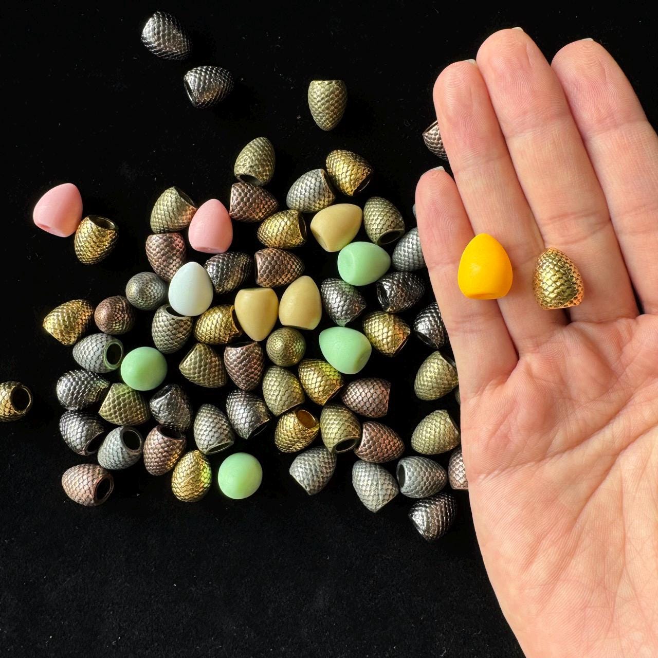 60x Metal Dragon Eggs, Upgrade Tokens for Wingspan Wyrmspan (Available in 5 Colors), Free Self-Standing Red Velvet Storage Pouch Included
